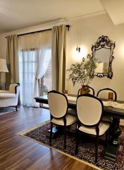 Novi'S Luxury Apartment 2 Gjirokastër Eksteriør bilde