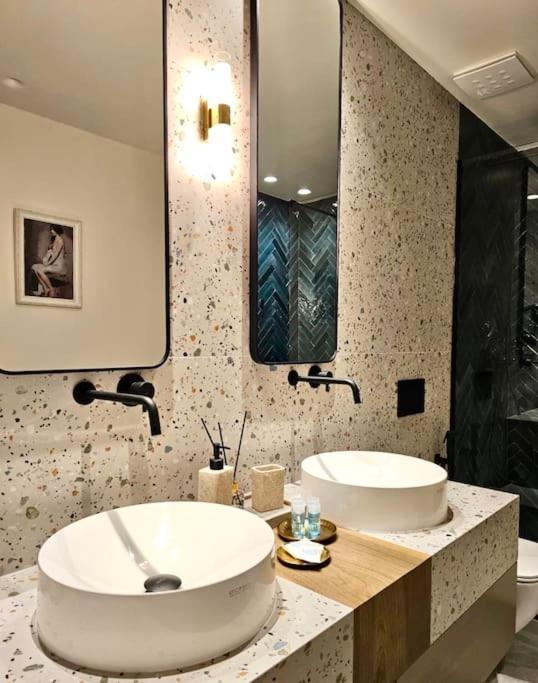 Novi'S Luxury Apartment 2 Gjirokastër Eksteriør bilde