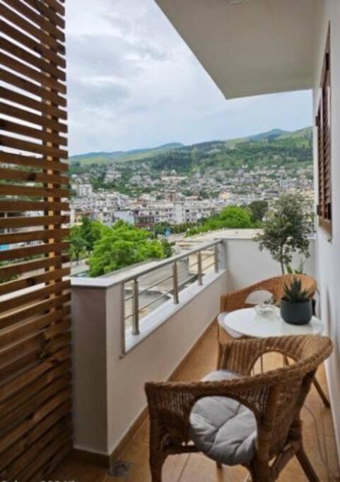 Novi'S Luxury Apartment 2 Gjirokastër Eksteriør bilde