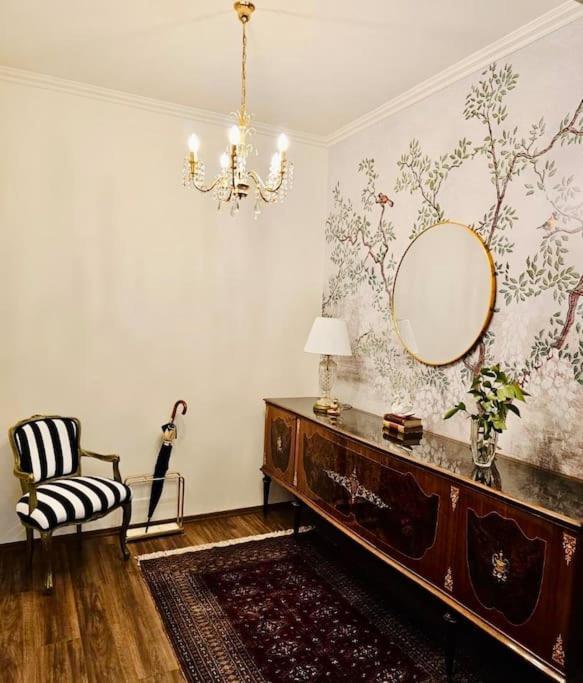 Novi'S Luxury Apartment 2 Gjirokastër Eksteriør bilde